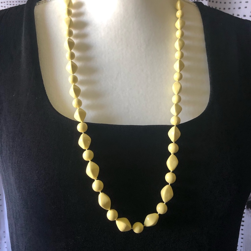 Pale Yellow Bead Fashion Necklace